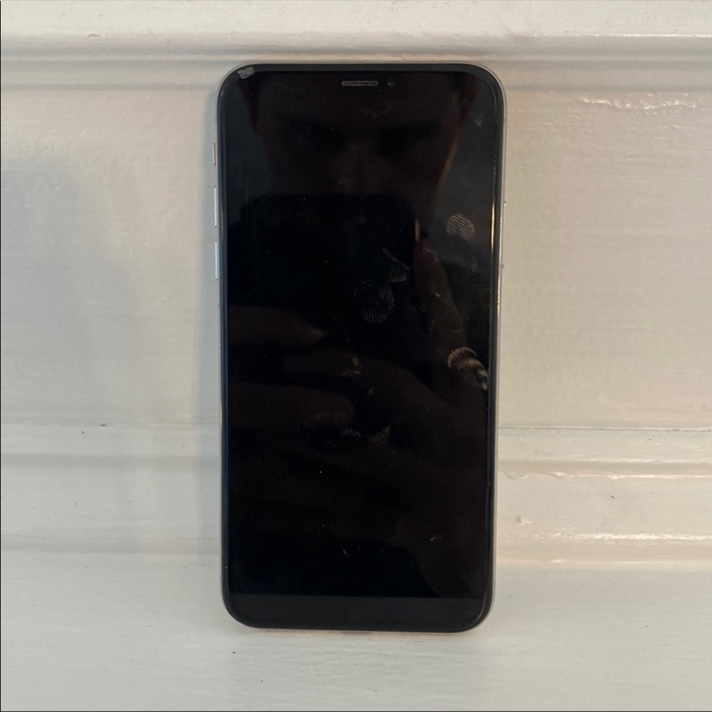 iPhone X - 64 GBS - Best Offer